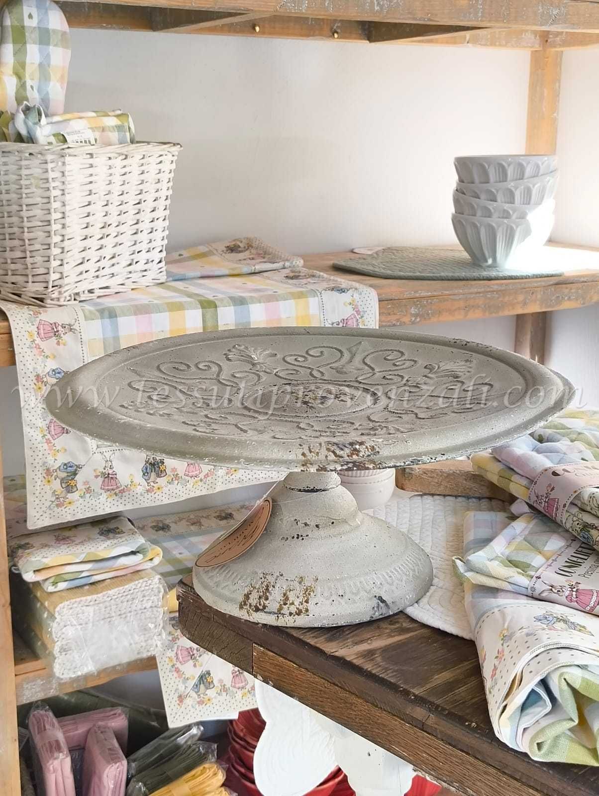 Blanc Mariclo' alzata in metallo shabby chic serie Atelier de Campagne diametro cm.39