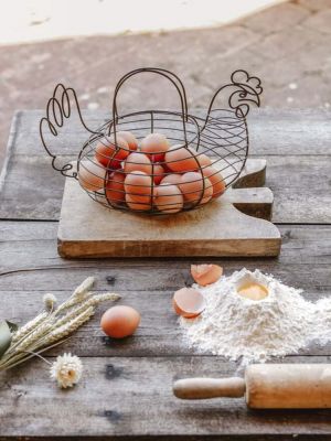 Blanc Mariclo cestino in metallo a forma di gallina Coco Collection cm.32x18x21 h.