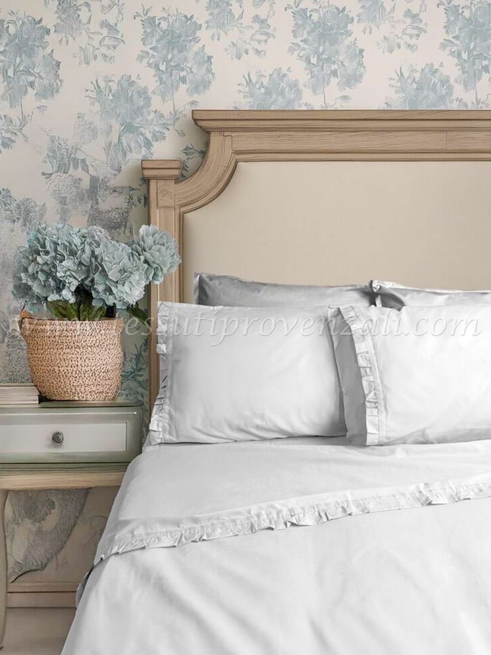 Blanc Mariclo completo lenzuola matrimoniali con volant cotone delavè no stiro serie Sogno colore bianco