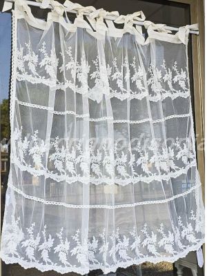 Blanc Mariclo mantovana in tulle ricamato serie Dentelle Cherie cm. 140 x 90 h. colore avorio