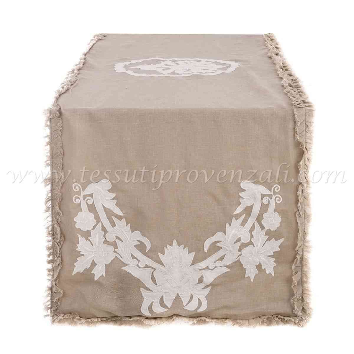 Blanc Mariclo runner / striscia centrotavola con applicazioni serie Brocante 