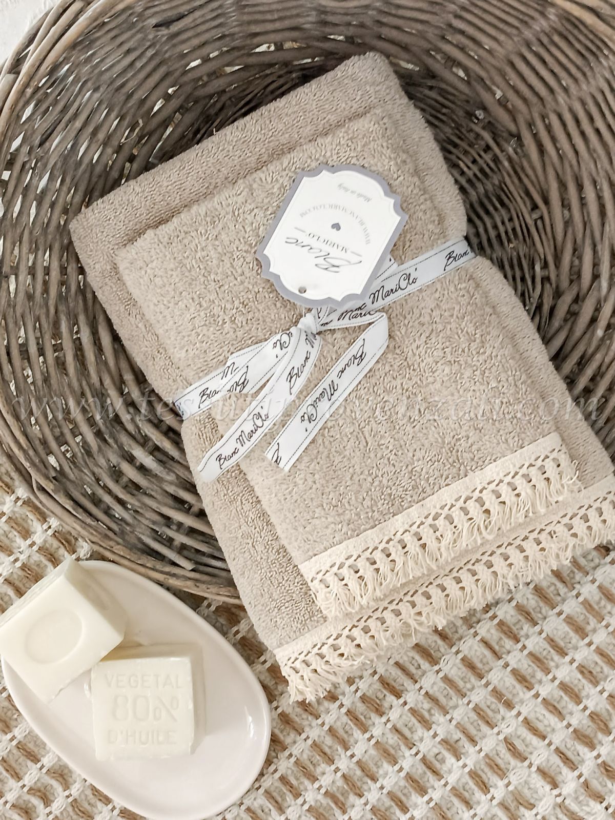 Blanc Mariclo set asciugamani in spugna con frange viso + ospite serie Lourmarin colore beige