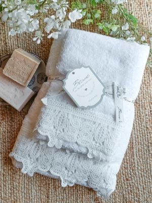 Blanc Mariclo set asciugamani in spugna con pizzo viso + ospite serie Chantilly bianco