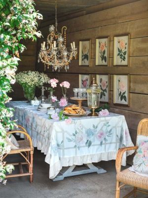 Blanc Mariclo tovaglia con balze serie Floral Twist cm.180x180