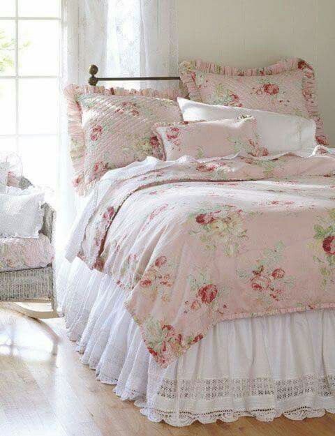 Vestiletto shabby chic, di cosa si tratta e come utilizzarlo nella tua  camera da letto