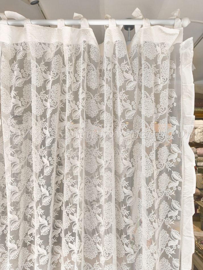 Tenda in tulle ricamato serie Claire cm. 145x290 h.