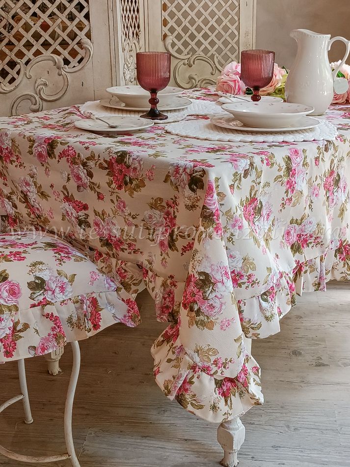 Tovaglia floreale con balze serie Corinne cm.150x190