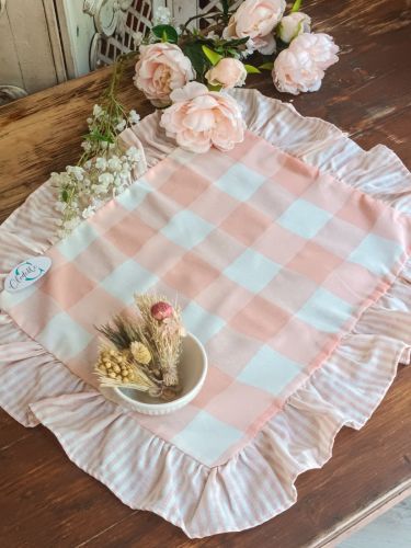 Tischset/Tafelaufsatz mit Rüschen Serie Amelie cm.55x64 Rosa Farbe